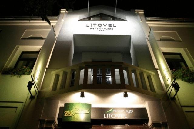 Hotel Litovel Komárno Exterior foto