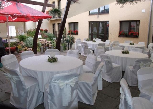Hotel Litovel Komárno Exterior foto